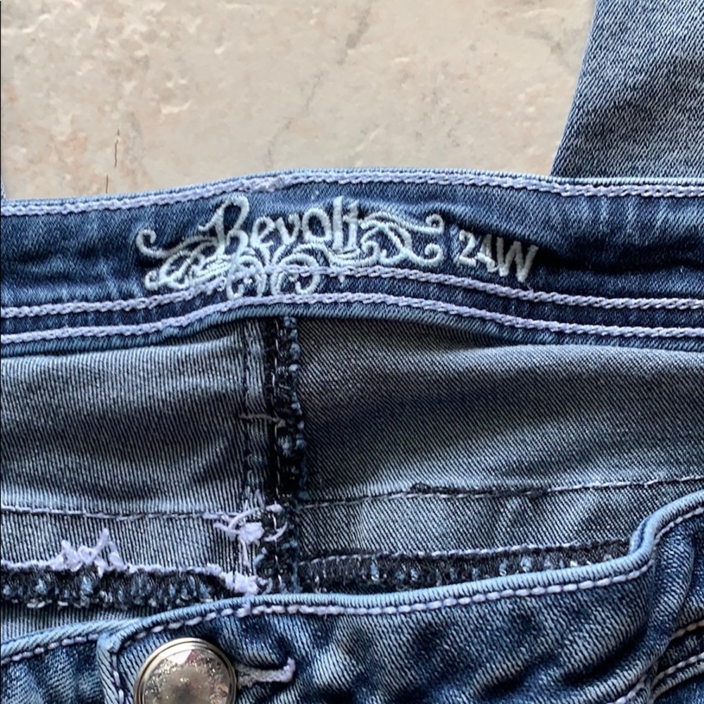 Revolt Capris - Picture 4 of 7